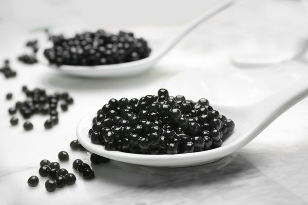 Black Caviar from 라트비아 supplied by Khan Caviar - White Sturgeon (=Acipenser Transmontanus) 캐비아