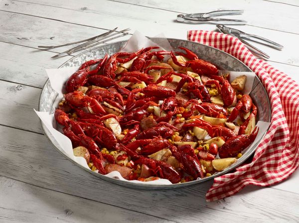 Boiled Crawfish from 미국 supplied by Shaw Family Seafood Co. - Cooked (Not Frozen) 가재
