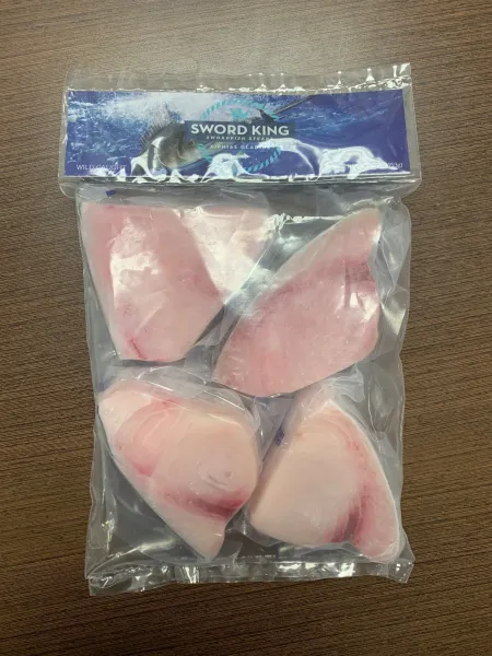 Frozen Swordfish from 에콰도르 supplied by Northern Fisheries Ltd - Skinless (=Without Skin) 냉동 황새치 통마리