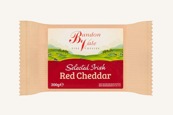 Red Cheddar (Retail Block) from 아일랜드 supplied by Bandonvale - Block 체다 치즈