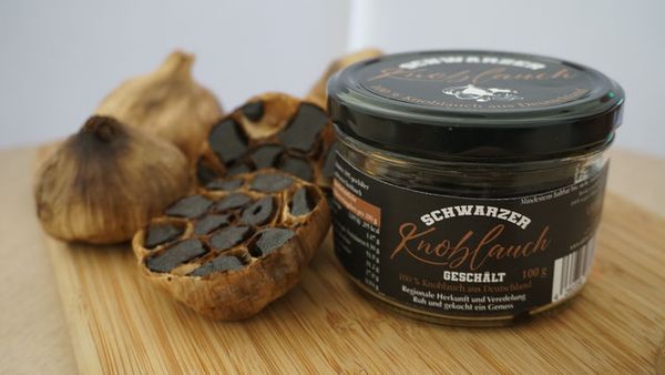 Black Garlic from Germany supplied by Uhrbach Gemüsinis - Paste Fresh Garlic