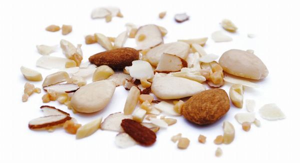 Almond from 스페인 supplied by Delphi Organic GmbH - 갈색 아몬드 알맹이