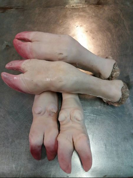 Beef Feet from 우크라이나 supplied by Global Food Production LLC - Skinless (=Without Skin) 신선 미절단 소고기