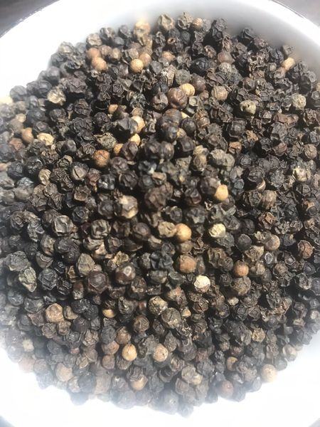 Black Pepper 550 G/L from Indonesia supplied by bintang jaya group indonesia - Moisture: ≤12.5% Whole Black Peppercorn