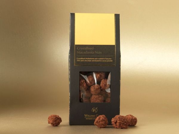 Crystallised Macadamia Nuts from 영국 supplied by William Curley - 다크 초콜릿 커버 마카다미아 가공품
