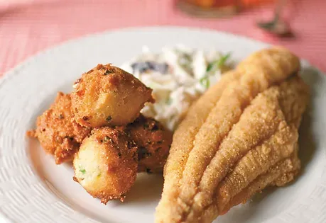 Fried Catfish from 미국 supplied by Simmons Farm Raised Catfish, Inc. - Seasoned - Marinated 소금 절인 메기