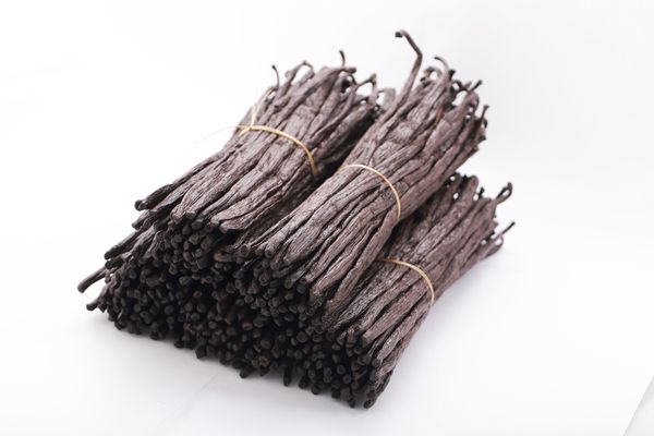 Vanilla from Madagascar supplied by APLV - 13cm and above Vanilla