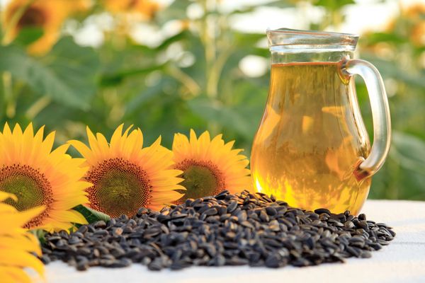 Refined Sunflower Oil from 튀르키예 supplied by Skyhan Trade - RBD (=Refined, Bleached, and Deodorized) 정제 해바라기유