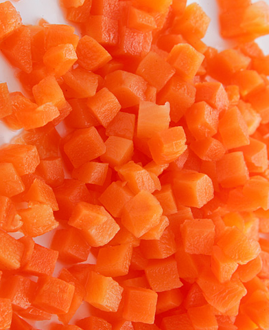 Carrot from China supplied by Zhejiang Silver River Foods Co.,Ltd. - Sliced Fresh Carrot