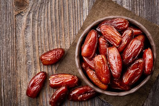 Dates from 이집트 supplied by Rawag for industry and trade - 신선 대추야자