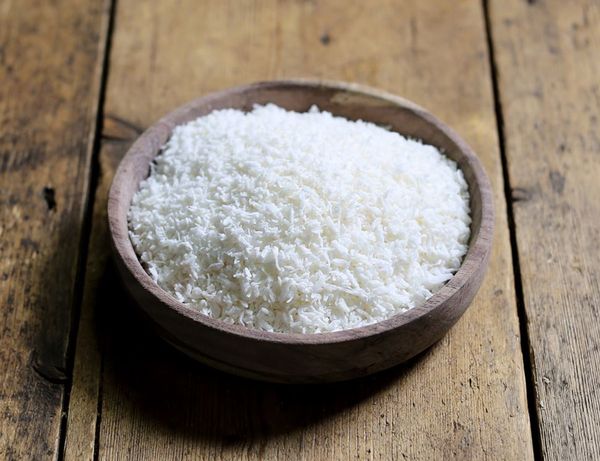 Organic desiccated coconut from 스리랑카 supplied by NMK Holdings Pvt Ltd - Medium 말린 코코넛