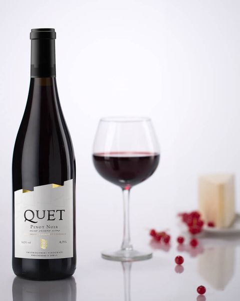 Quet Pinot Noir Suvo crveno vino from 세르비아 supplied by Quet Wine - 레드 와인