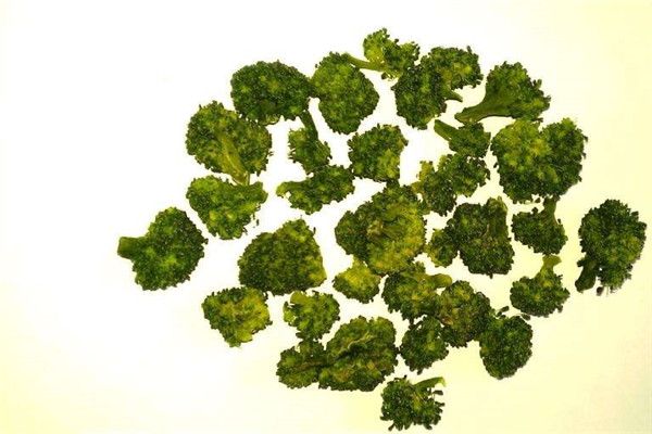 Dehydrated Broccoli from United States supplied by Wosune International Inc. - Cut Fresh Headed Broccoli