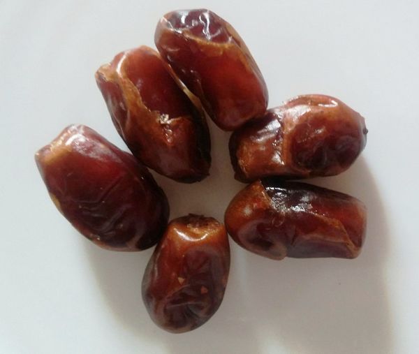 Date from Pakistan supplied by Union Dates - Yellowish-brown Fresh Date