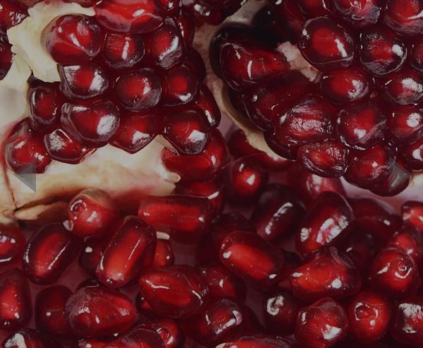 Pomegranate from 이집트 supplied by International Delta Center for Export - Halves 냉동 석류