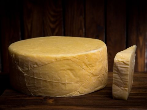 Mature Cheddar from 아일랜드 supplied by The Little Milk Company - 내추럴 린드 체다 치즈