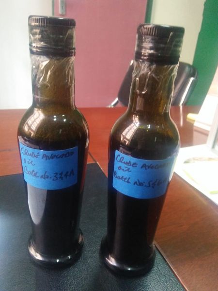 Avocado Crude Oil from Kenya supplied by AVOFRESH INC. - Crude (=Unrefined) Avocado Oil