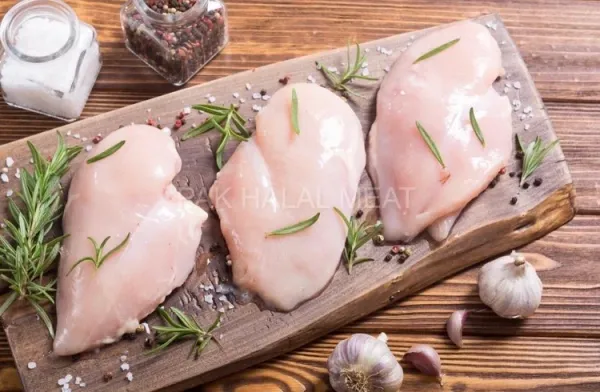 Chicken Breast from 영국 supplied by Pak Halal Butchers LTD - Skinless (=Without Skin) 닭고기 가공품
