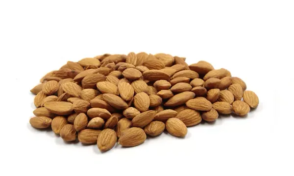 Almond from 칠레 supplied by Exportadora Melifen Ltda - Light Brown 아몬드 알맹이