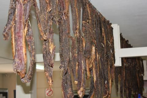 Biltong from 남아프리카공화국 supplied by Vleis 1 (Pty) Ltd - Dried 기타 육류 가공품