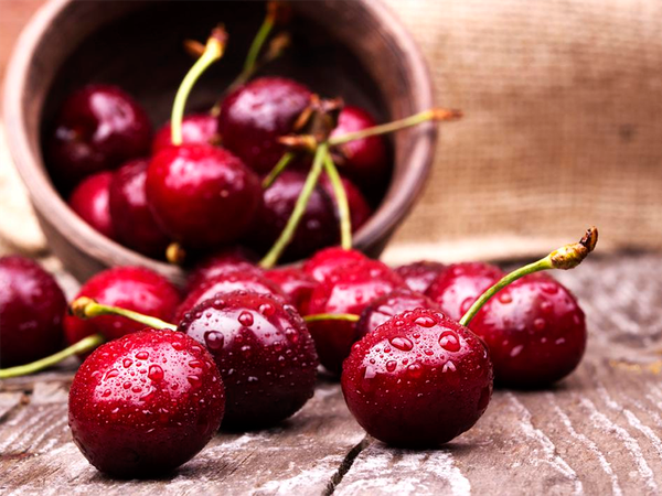 Cherry from 포르투갈 supplied by Cermouros, Lda - Red 신선 체리