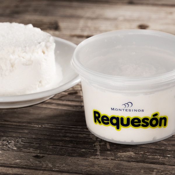 Cottage cheese from 스페인 supplied by CENTRAL QUESERA MONTESINOS SL - Individually Wrapped (=IW) 코티지 치즈