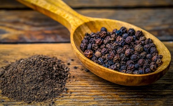 Black Pepper from 독일 supplied by Schulze & Co. KG - Ground (=Crushed=Cracked) 흑후추 열매