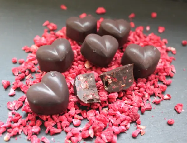 Chocolate from 영국 supplied by Naturally Heavenly Chocolates Limited - Brown 초콜릿