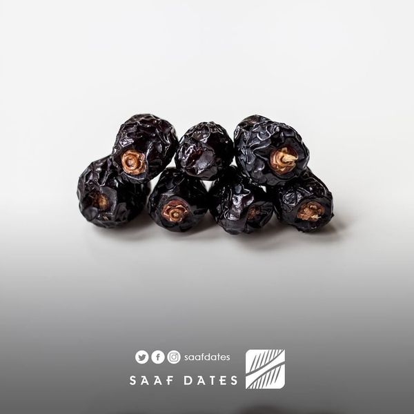 Date from 사우디아라비아 supplied by SAAF DATES - Golden 신선 대추야자
