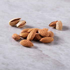 Almond from 튀르키예 supplied by Aydin Fistik Findik - 갈색 아몬드 알맹이