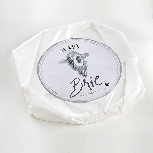 Fresh Brie Cheese from 아르헨티나 supplied by LCTEOS ARTESANALES - Wedges 브리 치즈