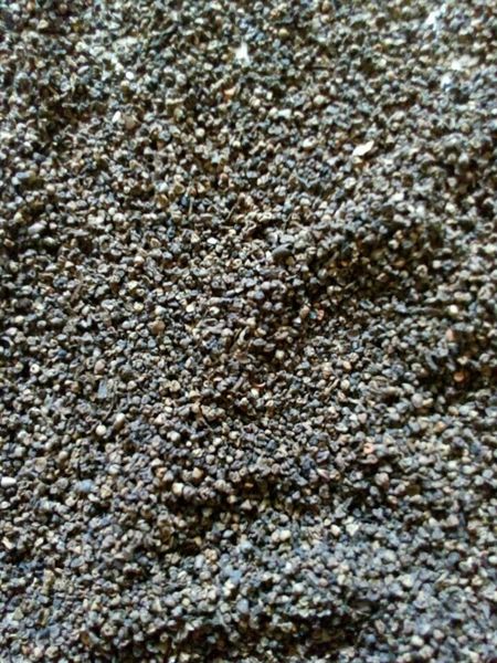 VIETNAM BLACK PEPPER PINHEAD / BROKEN PEPPER / SKIN PEPPER FOR EXPORT from Vietnam supplied by VIETNAM IMTEX IMPORT EXPORT CORPORATION - Mesh Bags (25kg) (=Net) Whole Black Peppercorn