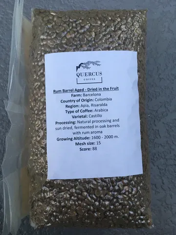 100% Arabica. Unroasted Coffee 10 lbs - Rum Barrel Aged - Dried in Fruit from 콜롬비아 supplied by Quercus Coffee - 상급 품질 생원두