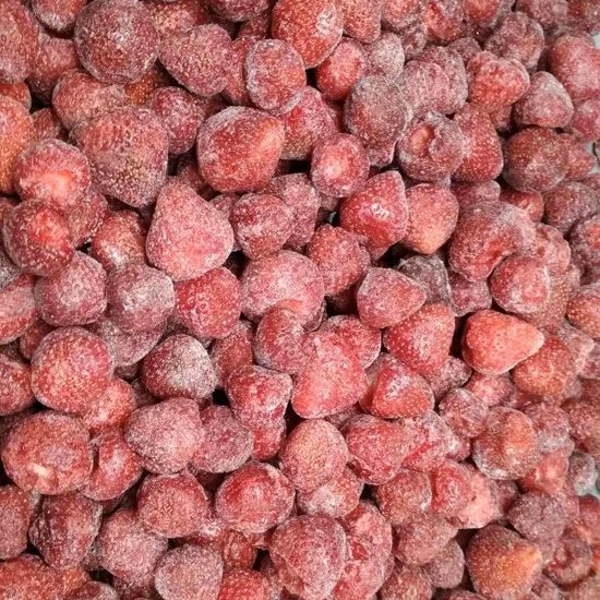 Strawberries from 우크라이나 supplied by Amethyst-Ole Ltd - Red 신선 딸기