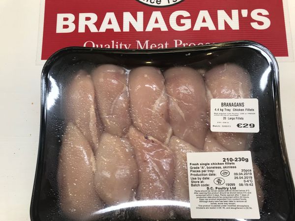 Fresh Chicken Fillets from 아일랜드 supplied by Branagan's Quality Meat Processors - Large 냉동 미절단 닭고기