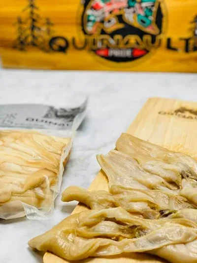 Clam from 미국 supplied by Quinault Pride Seafood - Vacuum Packed (=VAC) 냉동 조개