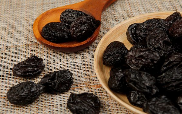 Plums from Chile supplied by Exportadora Natural Chile SA - Black Fresh Plum