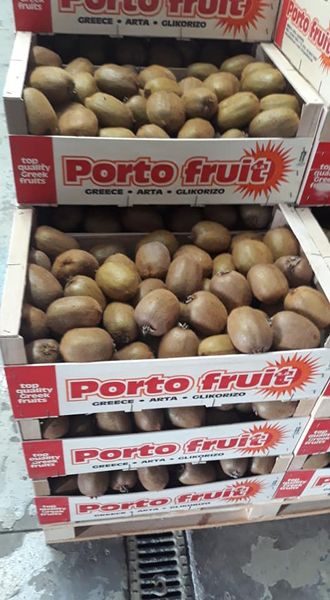 Fresh Whole Kiwifruit from Greece supplied by PORTOFRUIT SA - Plastic Punnets (=Clamshells) Fresh Kiwifruit