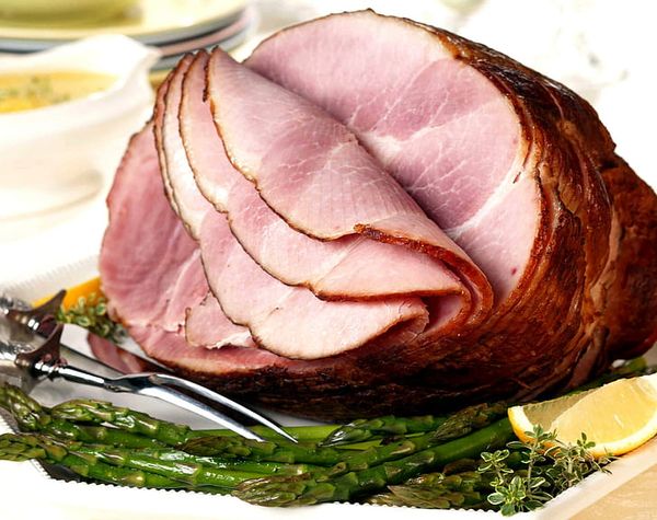 Pork Ham from 독일 supplied by Fleischerei Linnewedel - 신선 돼지고기 햄 및 목살