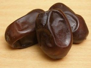 Dried Dates from 이란 supplied by Niavaran Export - Dried 말린 대추야자