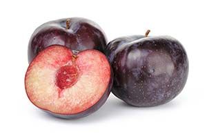 Fresh Whole Plum from Spain supplied by FAMILY CROP - Black Fresh Plum