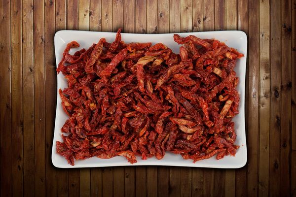 Sun Dried Tomatoes (Ready To Eat) from 튀르키예 supplied by SEVEN FOODS TARIM URUNLERI LTD. STI. - SEVEN FOODS - 햇볕 건조 건조 토마토