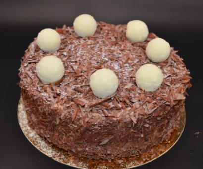 Chocolate Cake from 독일 supplied by Röntgen Coffee House - Medium 효모 케이크