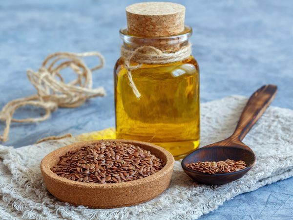 Flaxseed Seed Carrier Oil from 인도 supplied by Kamakhya Bottlers - Golden (=Yellow) 아마씨유