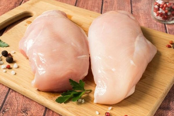 Chicken Meat from 말레이시아 supplied by Wira Food Trading Sdn. Bhd - Breast 냉동 미절단 닭고기
