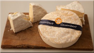 CAVANBERT from 아일랜드 supplied by Sheridans  Cheesemongers Ltd - Round 기타 치즈