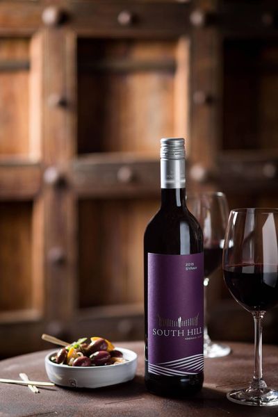 South Hill Syrah 2016 from 남아프리카공화국 supplied by South Hill Vineyards, Restaurant and Villa - 레드 와인