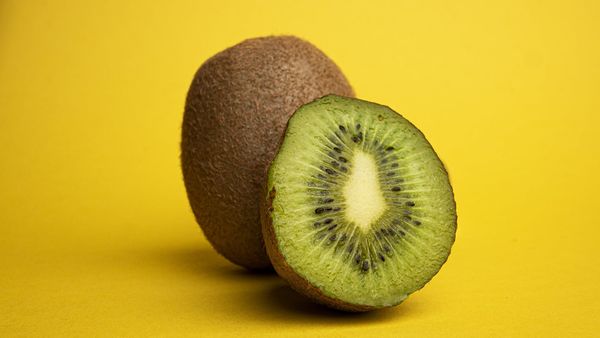 Fresh Whole Kiwifruit from Greece supplied by FRU.EAT MOUDIRIS ATHANASIOS & SIA E.E - Green Kiwi (=Zespri Green) Fresh Kiwifruit