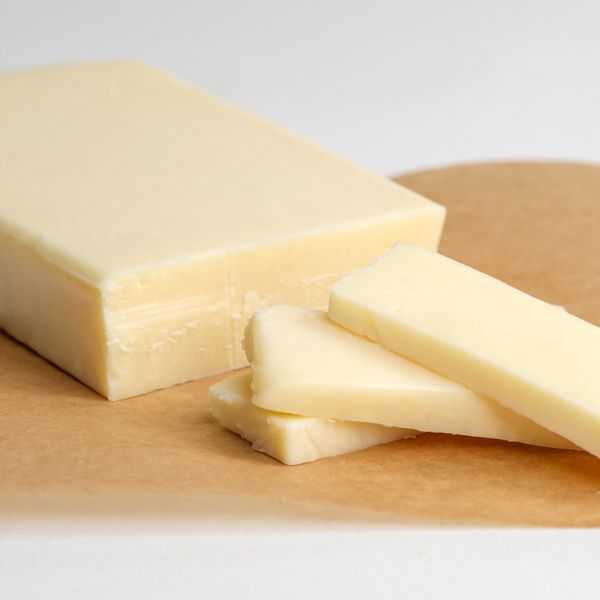 Raw White Cheddar from 미국 supplied by Spring Hill Jersey Cheese Inc. Dba Petaluma Creamery - 린드 없음 체다 치즈