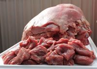 Boer Goat Meat - Shoulder Whole Bone In from 호주 supplied by Myrrhee Pty Ltd - With Bone 산양육